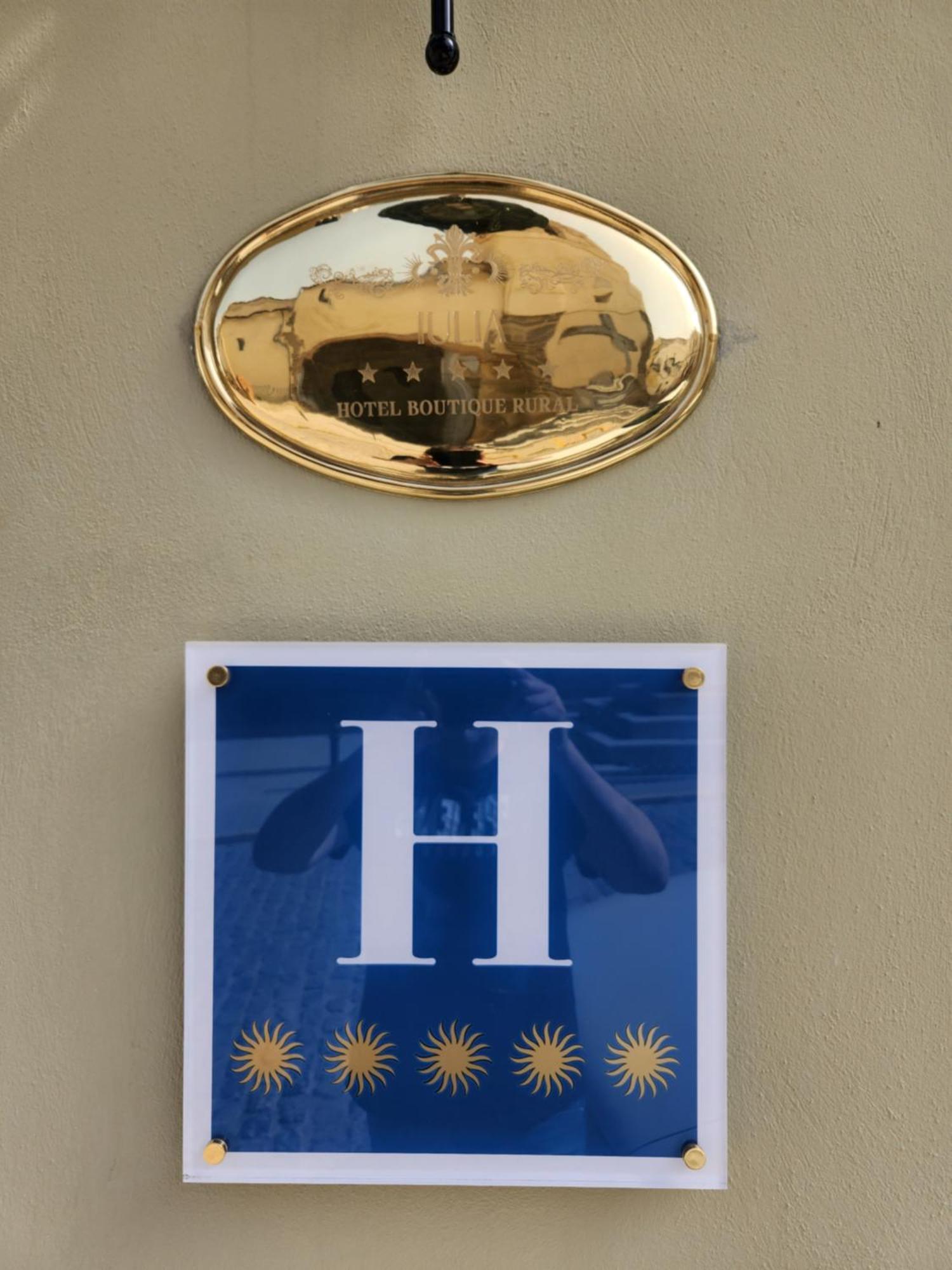 Hotel Boutique Iulia 5 Estrellas Medina de las Torres Dış mekan fotoğraf